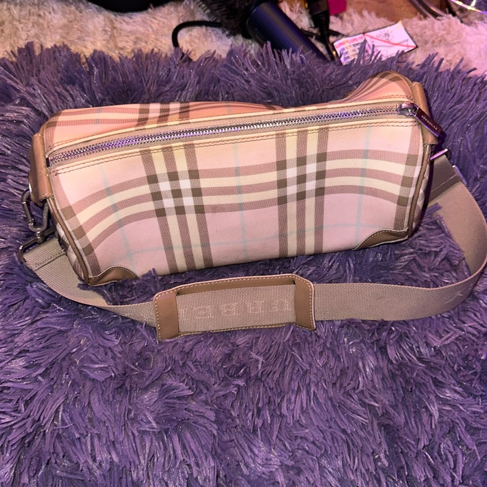 Burberry purse